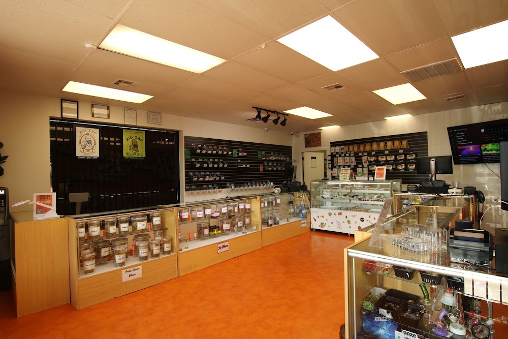 Kush Gardens - Rockwell photo 8