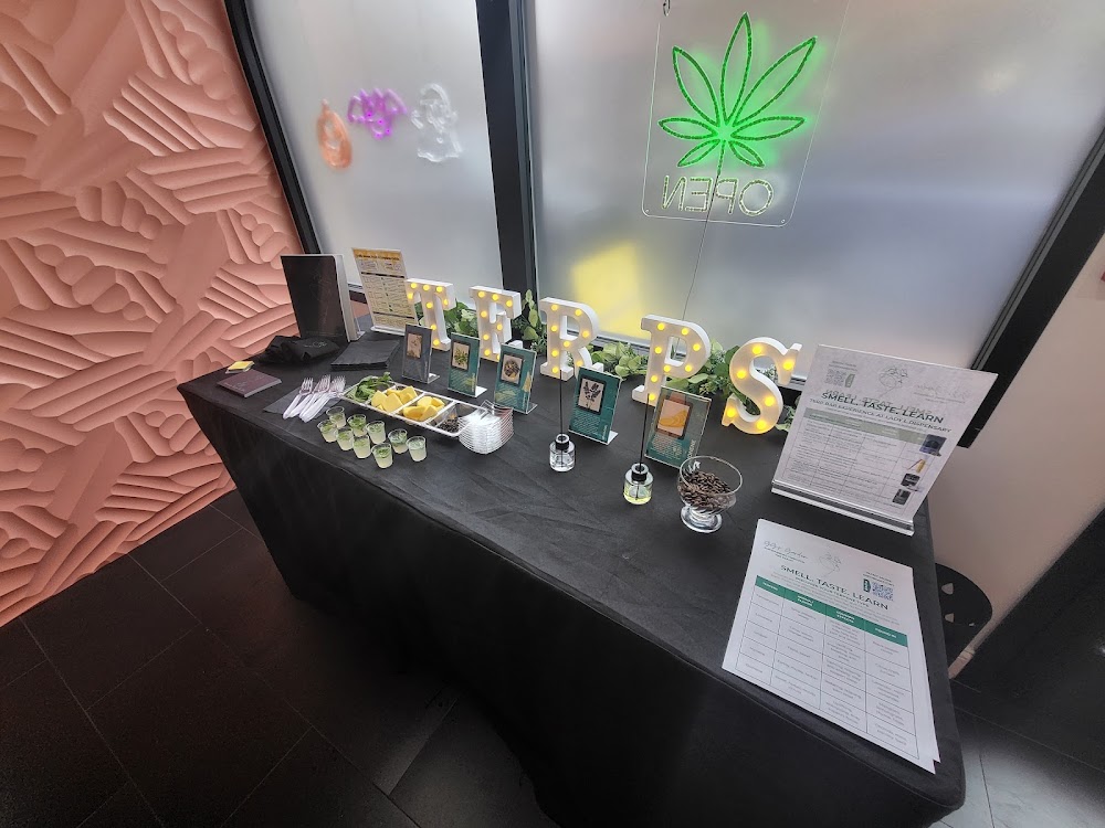 Lady L Cannabis photo 7