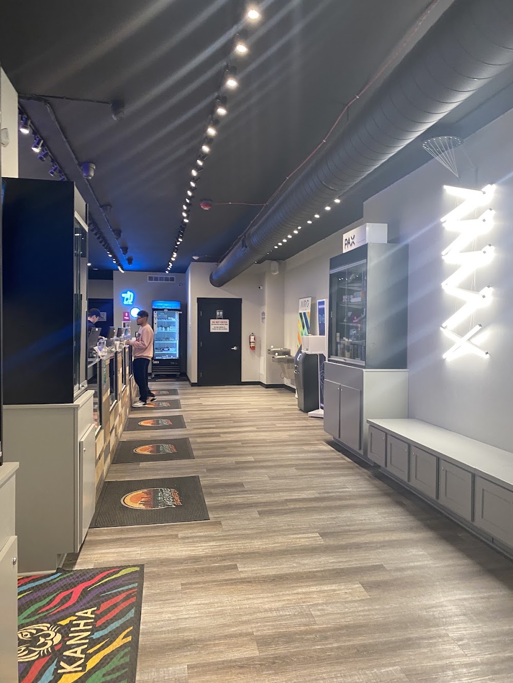 Lakeshore Cannabis photo 6
