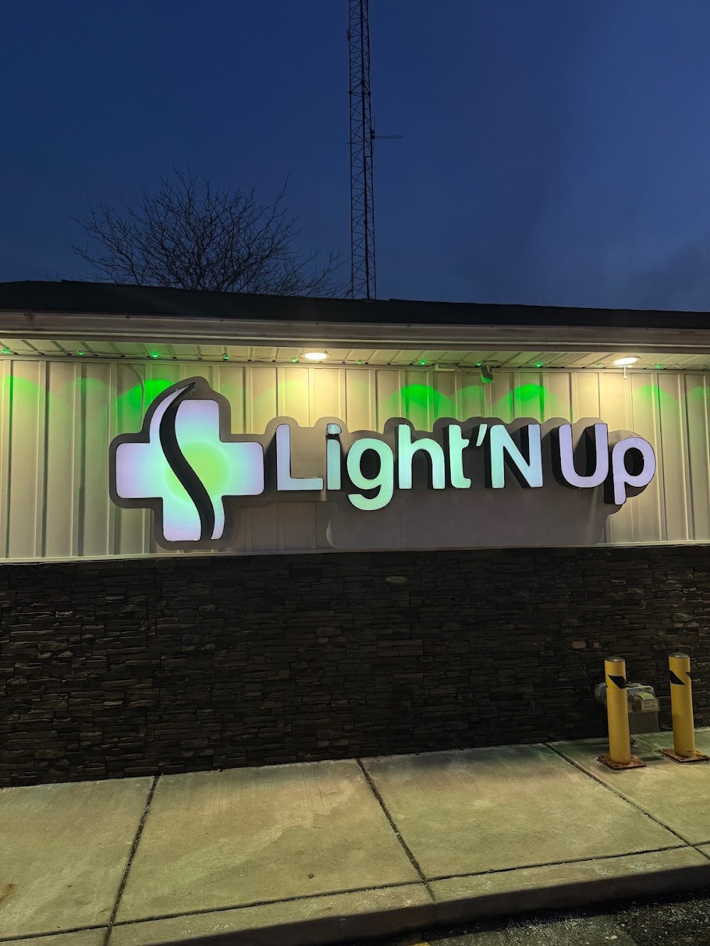 Light'n Up Cannabis CO photo 1