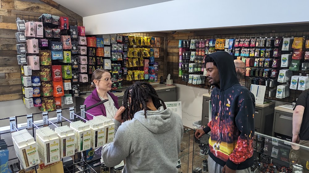 Light'n Up Cannabis CO photo 7