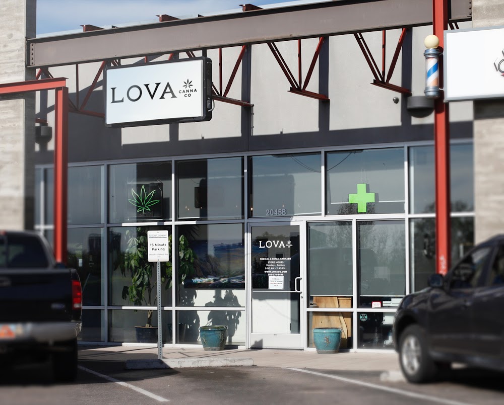 Lova Edgewater photo 1