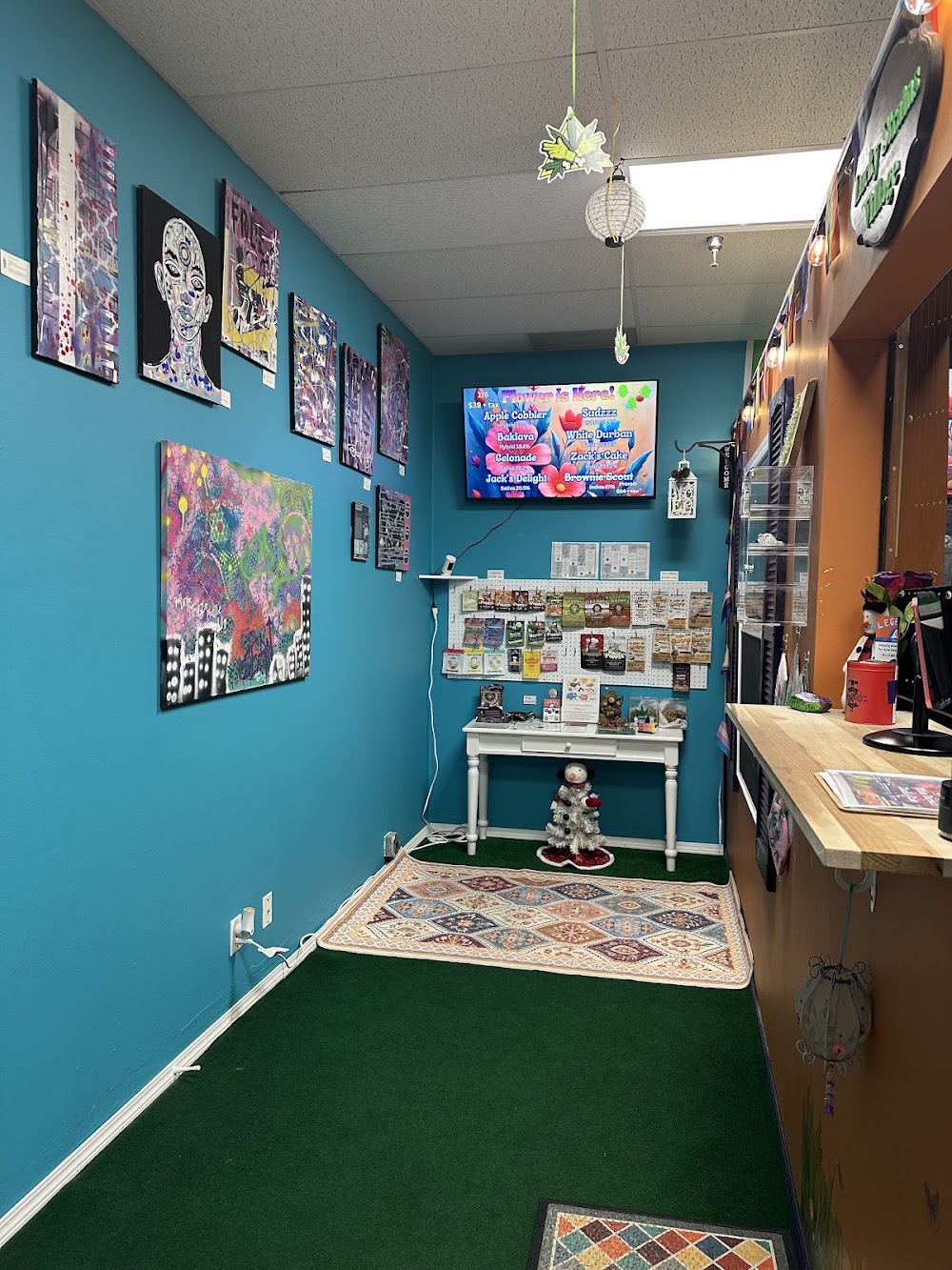 Lucky Strains Cannabis Dispensary photo 4