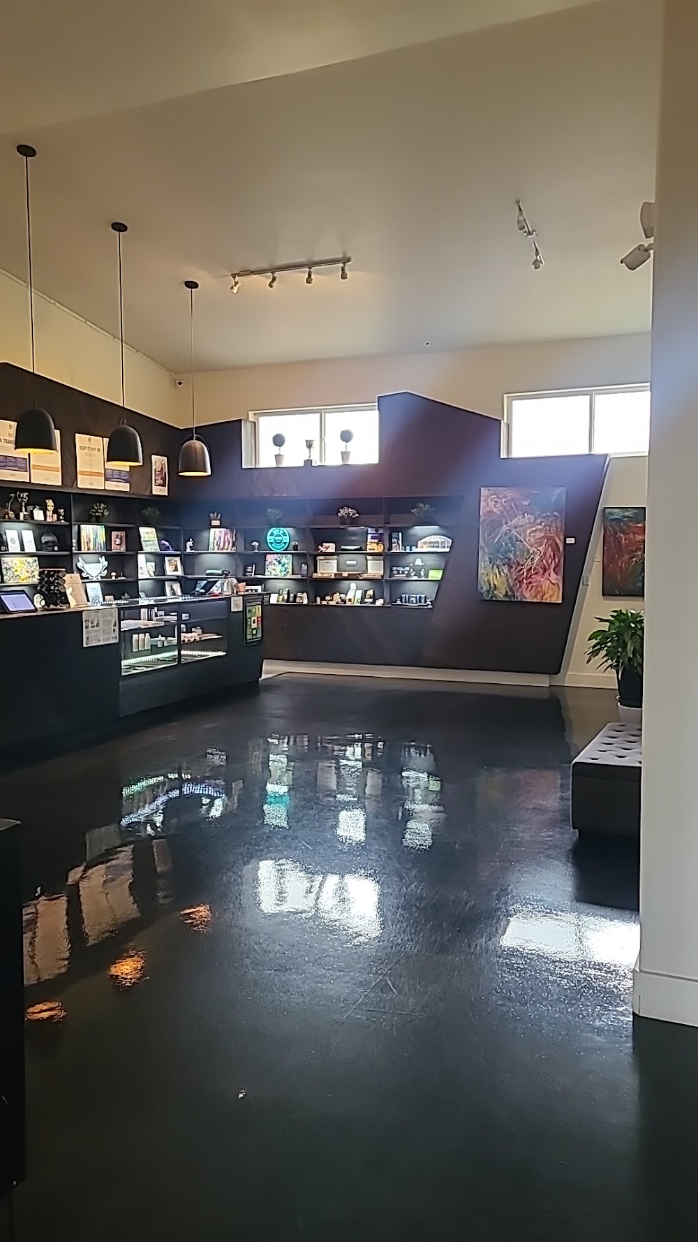Madrone Cannabis Club photo 4