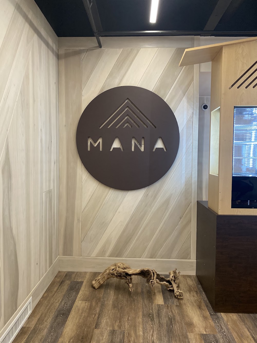 Mana Cannabis Supply CO photo 7
