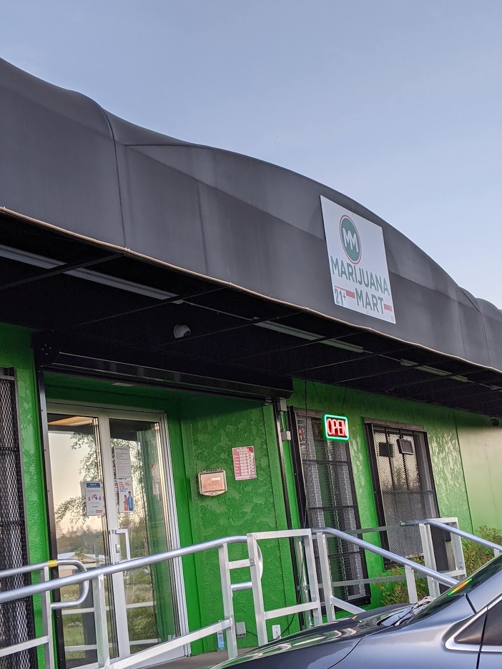 Marijuana Mart photo 1