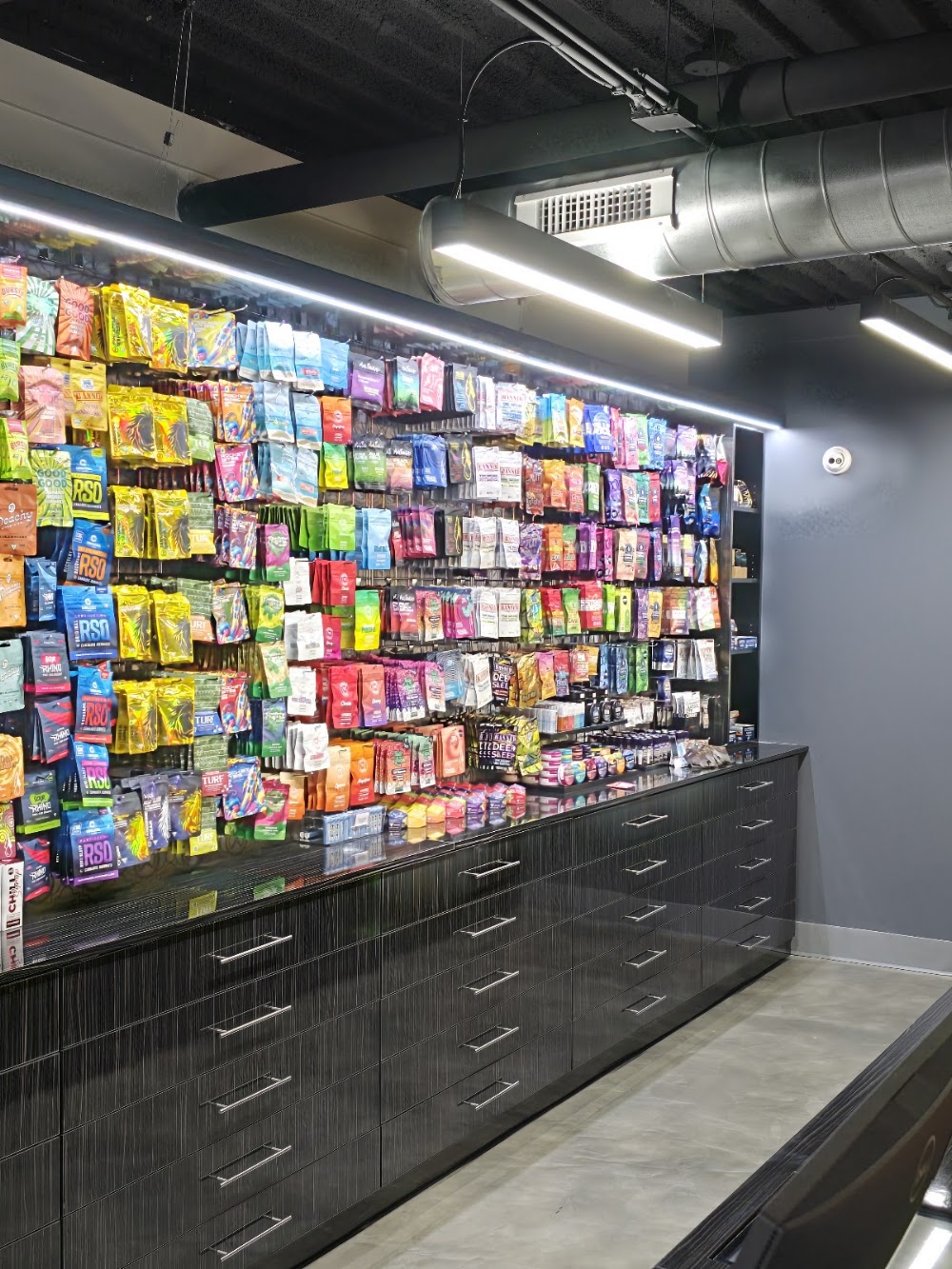Mint Cannabis Roseville photo 8