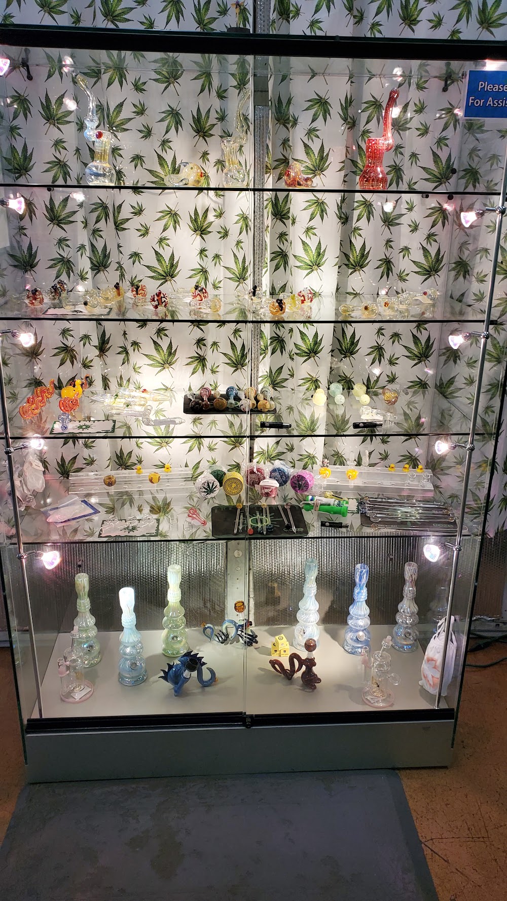 Mj's Pot Shop photo 3