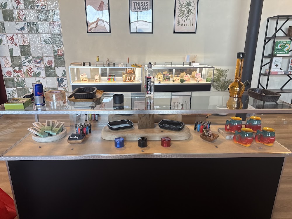 Newburgh Kush Factory photo 2