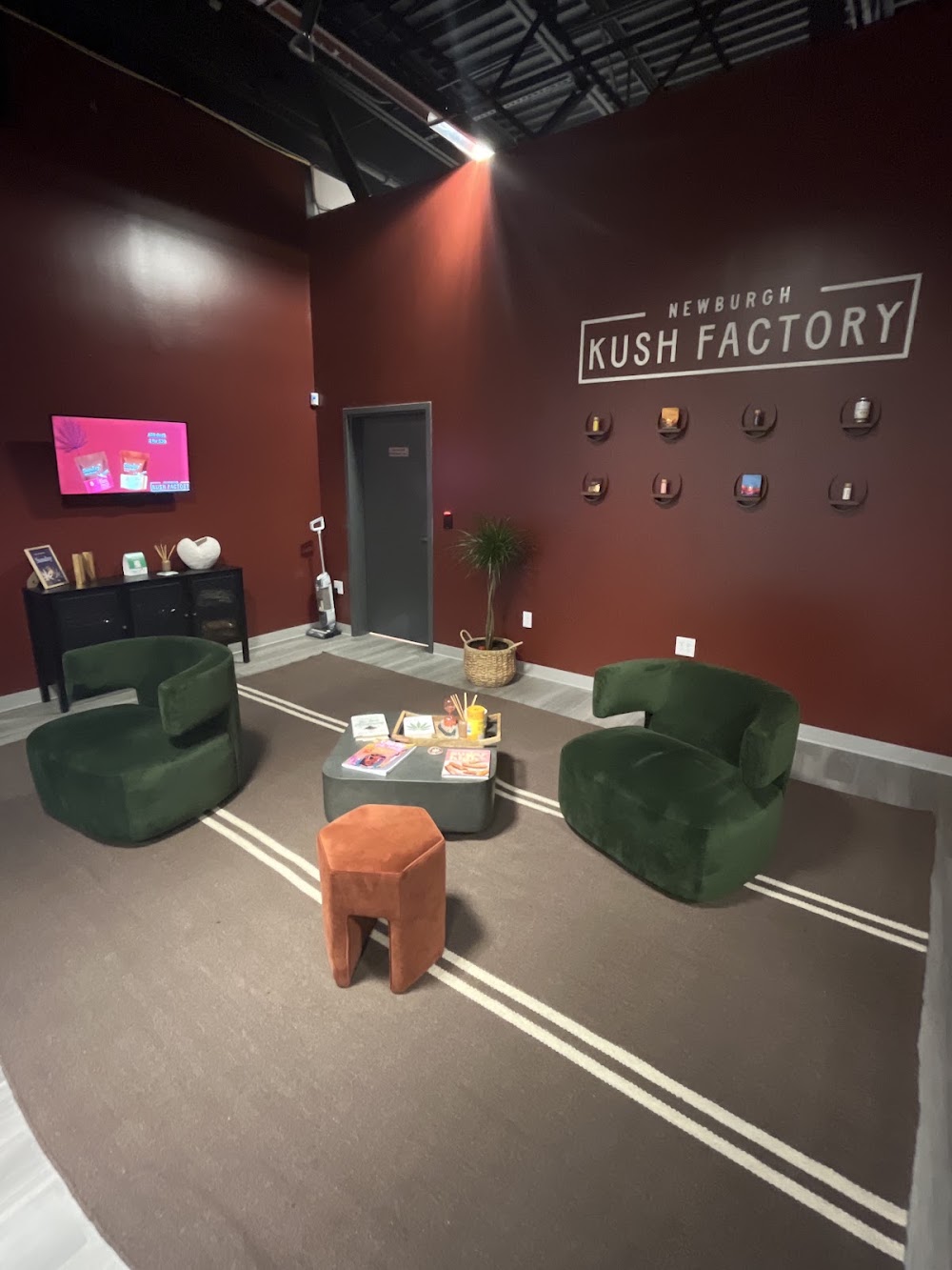 Newburgh Kush Factory photo 6