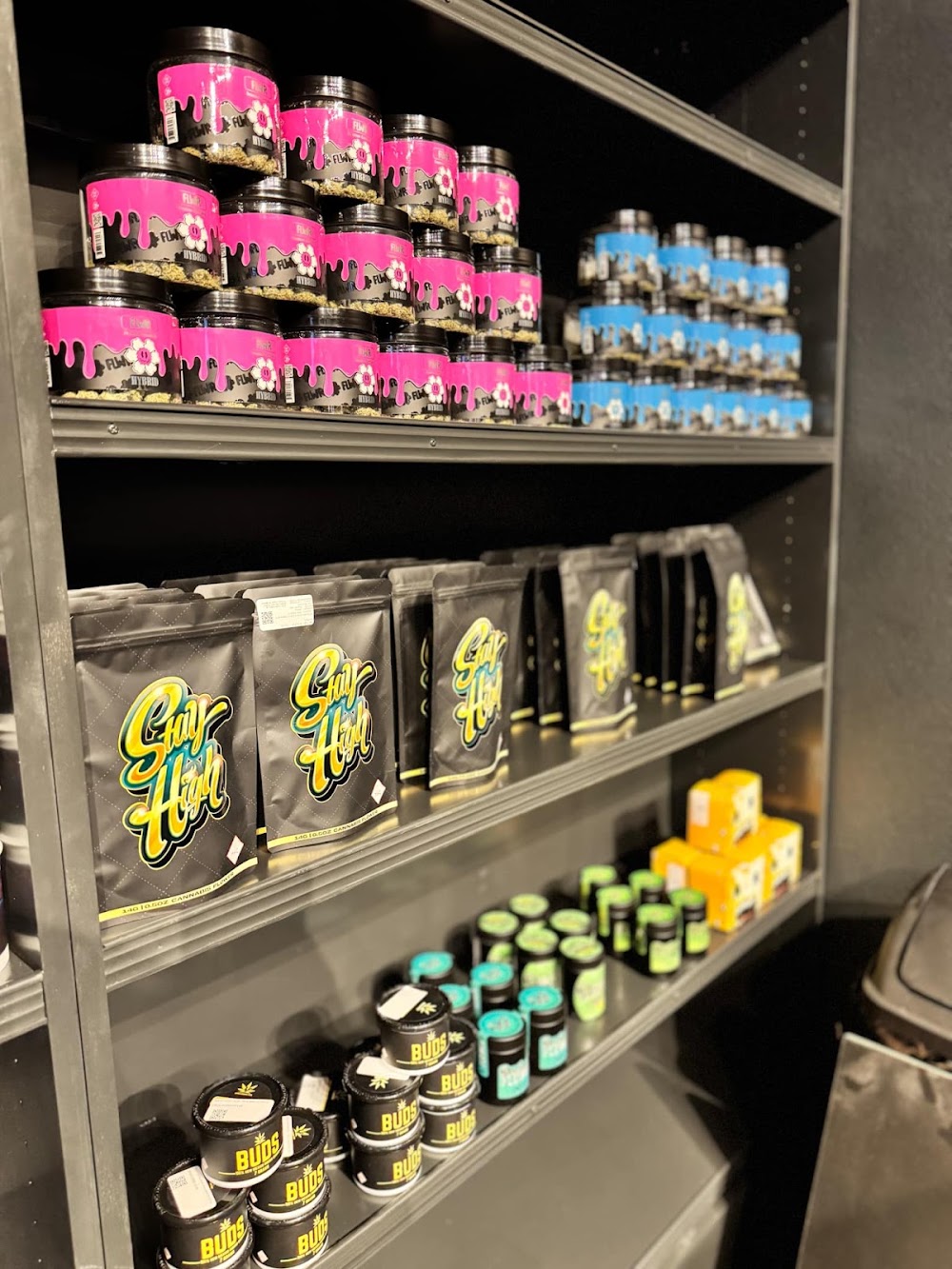 Oasis Cannabis CO - Menaul photo 8