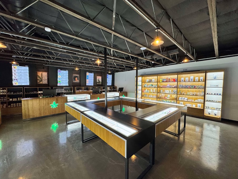 Oasis Cannabis - Osuna photo 4