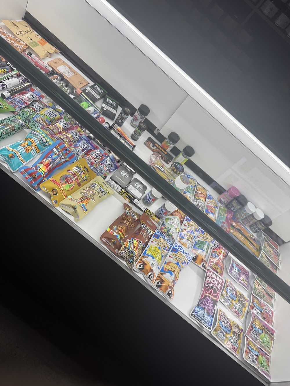 Oasis Cannabis - Osuna photo 5