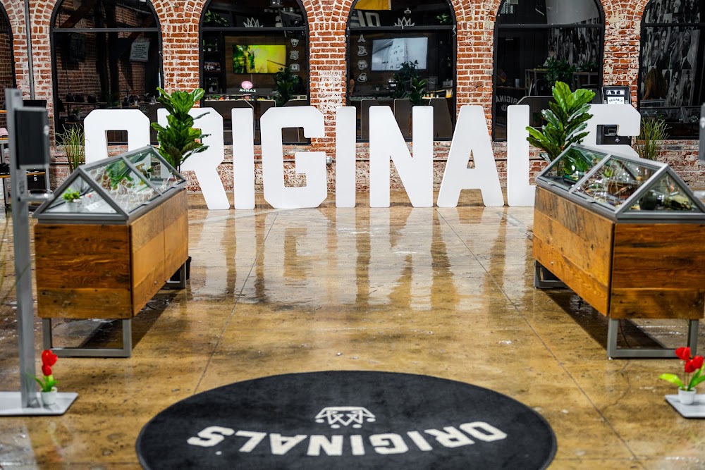 Originals Factory photo 4