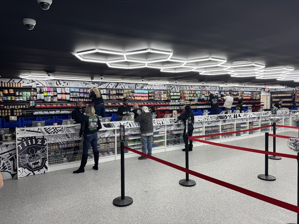 Pure Cannabis Outlet New Buffalo photo 2