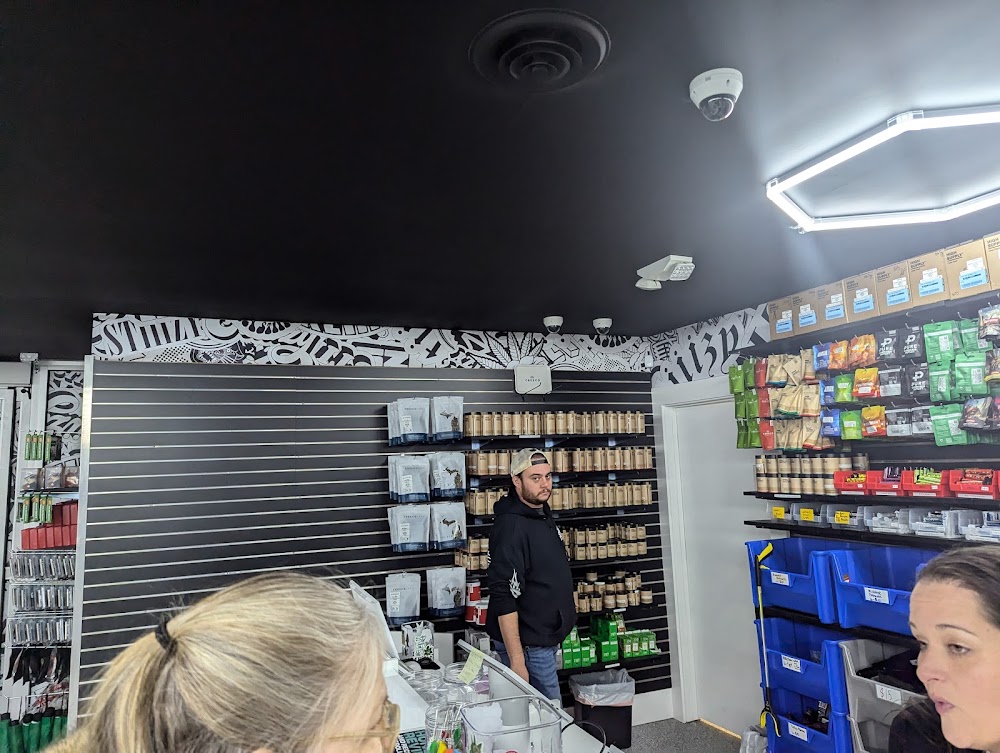 Pure Cannabis Outlet New Buffalo photo 7