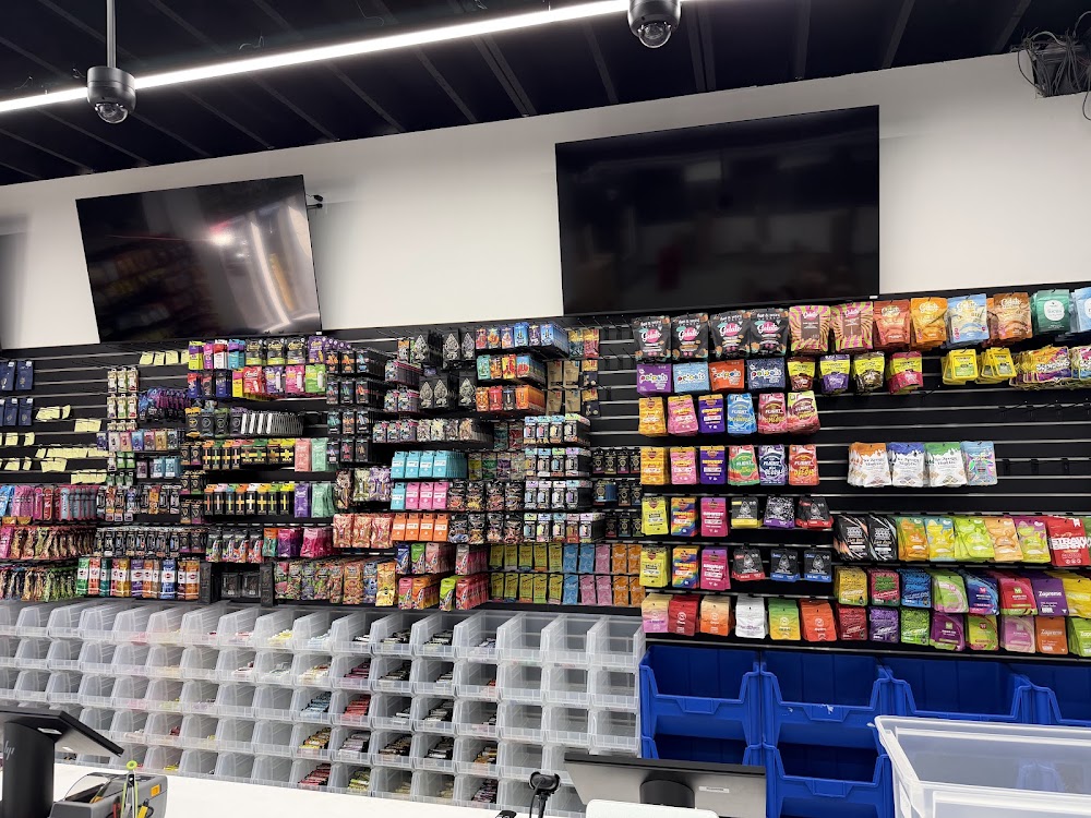 Pure Cannabis Outlet Warren photo 3