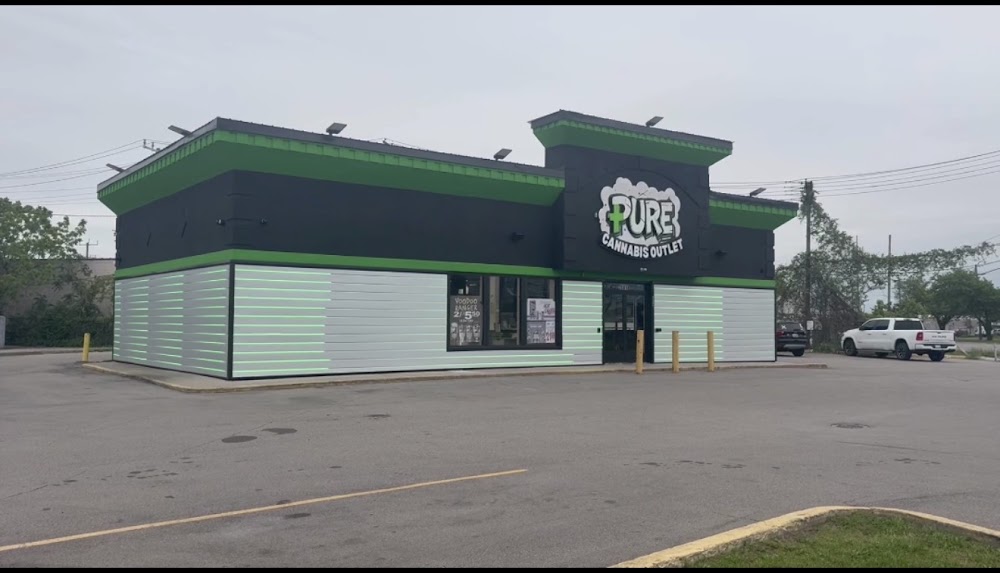 Pure Cannabis Outlet Warren photo 4