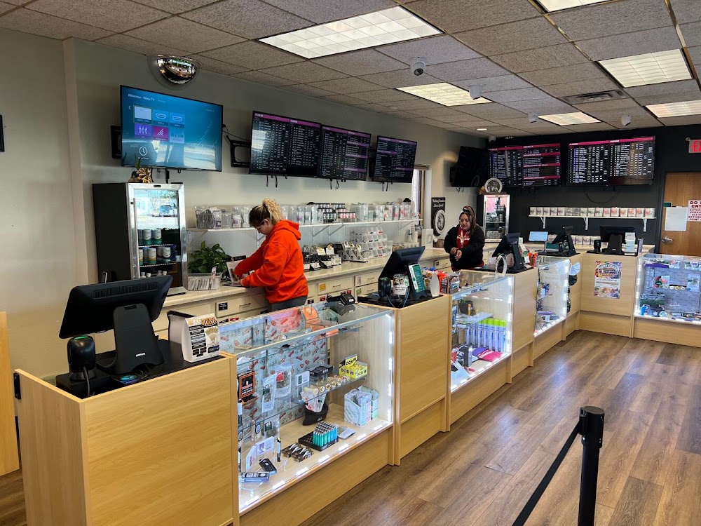 R Greenleaf Cannabis Dispensary - Clovis photo 4