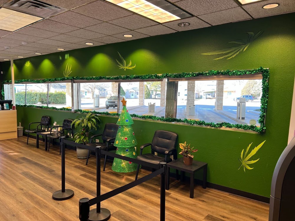 R Greenleaf Cannabis Dispensary - Clovis photo 6