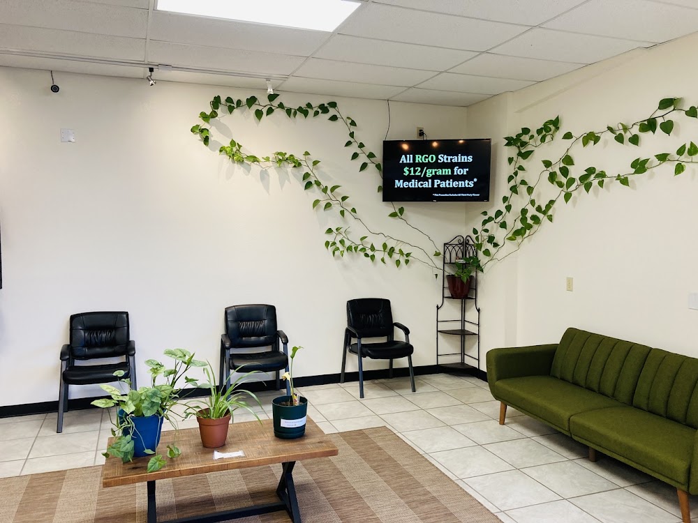 R Greenleaf Cannabis Dispensary - Grants photo 4