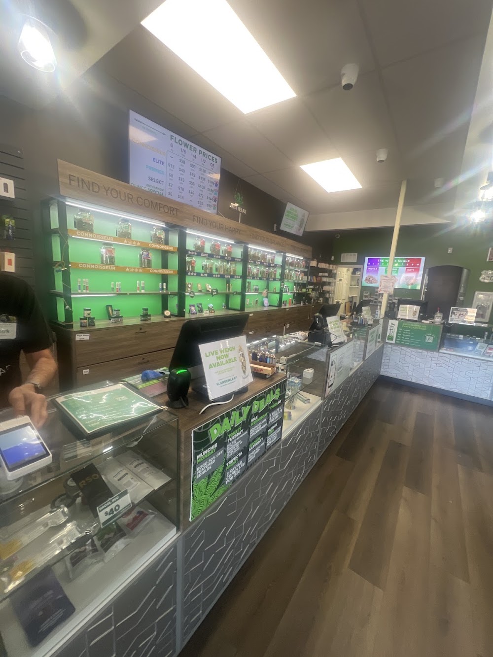 R Greenleaf Cannabis Dispensary - Northeast Heights photo 6