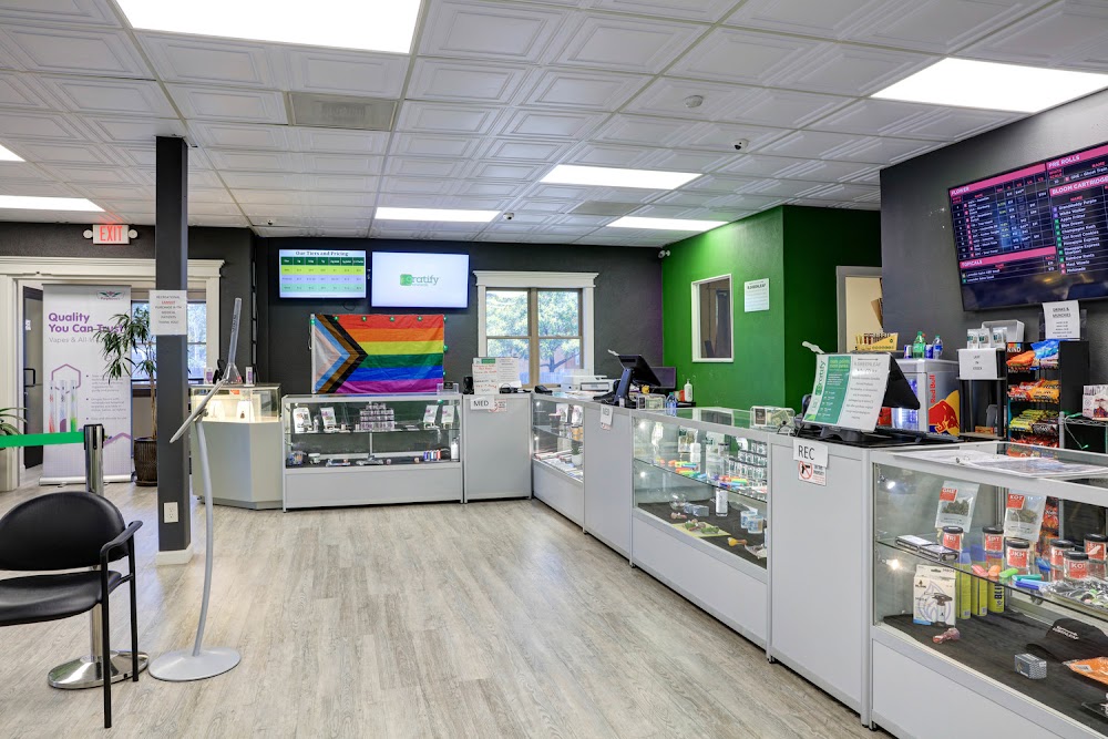 R Greenleaf Cannabis Dispensary - Santa Fe photo 5