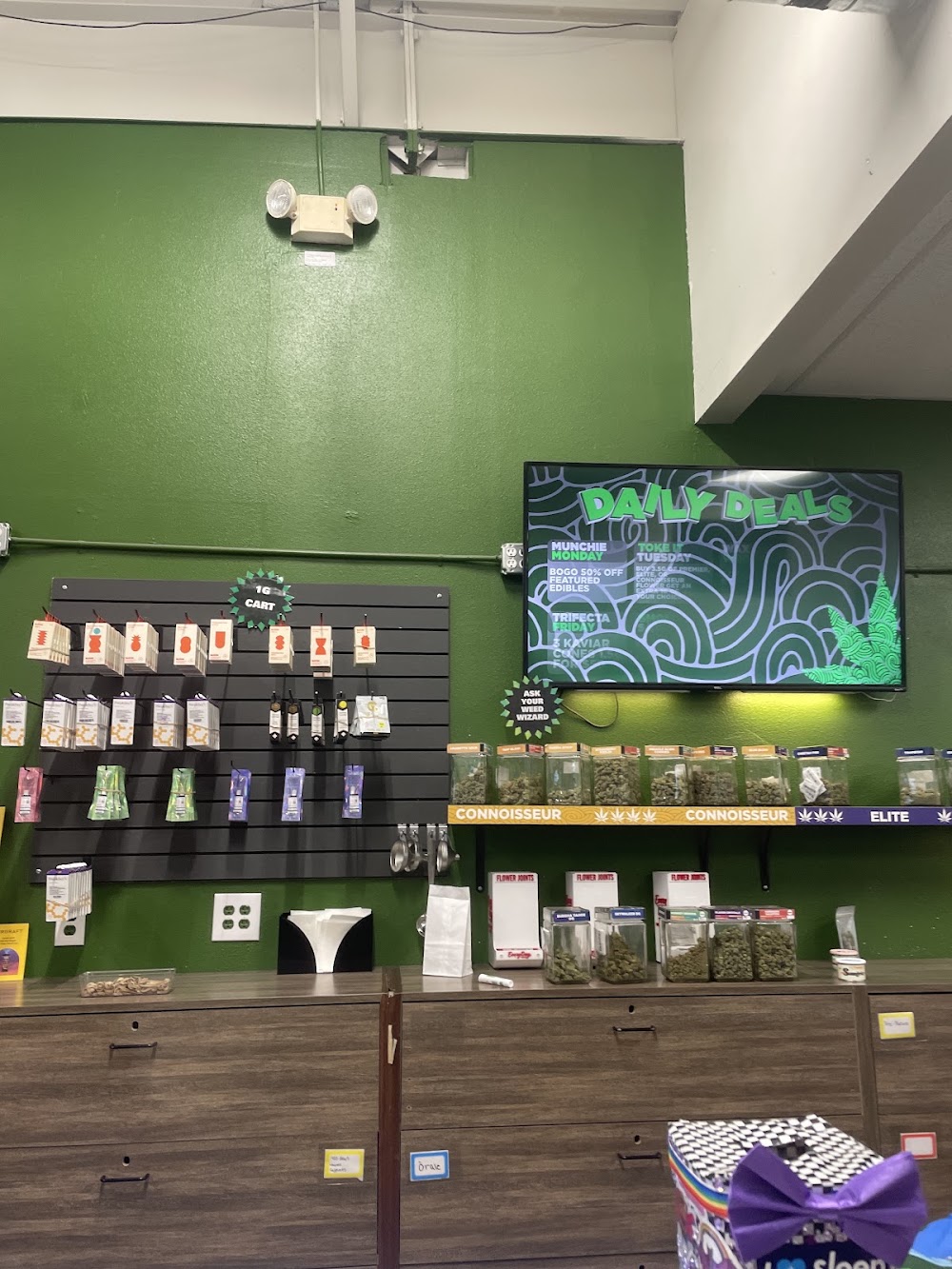 R Greenleaf Cannabis Dispensary - Sunland Park photo 6