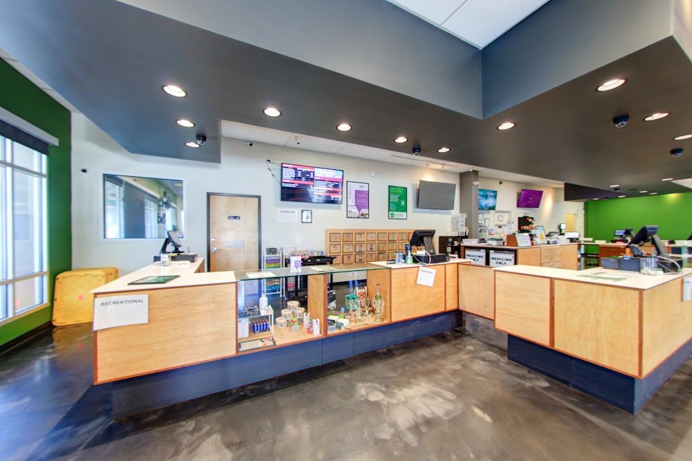 R Greenleaf Cannabis Dispensary - Westside photo 4