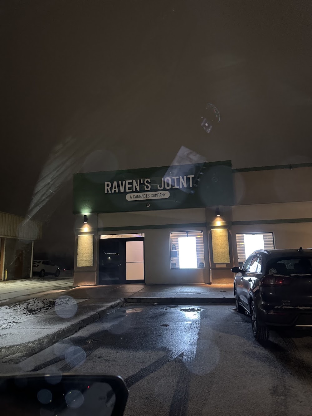 Raven's Joint photo 3