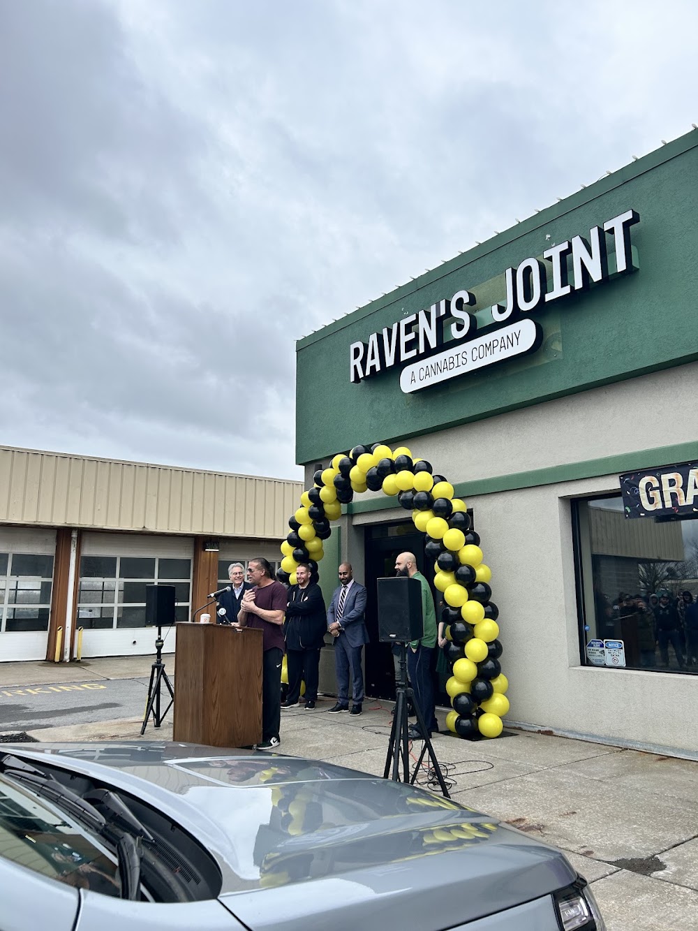 Raven's Joint photo 7