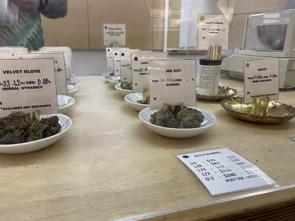 Refinery Canna Connoisseur photo 2