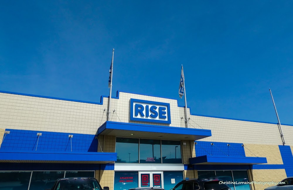 Rise Erie Peach photo 1