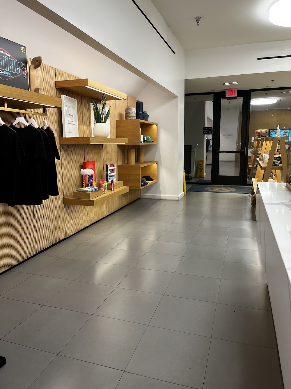 Rise Recreational Cannabis Dispensary Las Vegas On South Rainbow photo 5