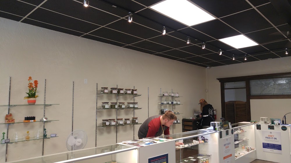 Rogue Valley Cannabis - West Main photo 2