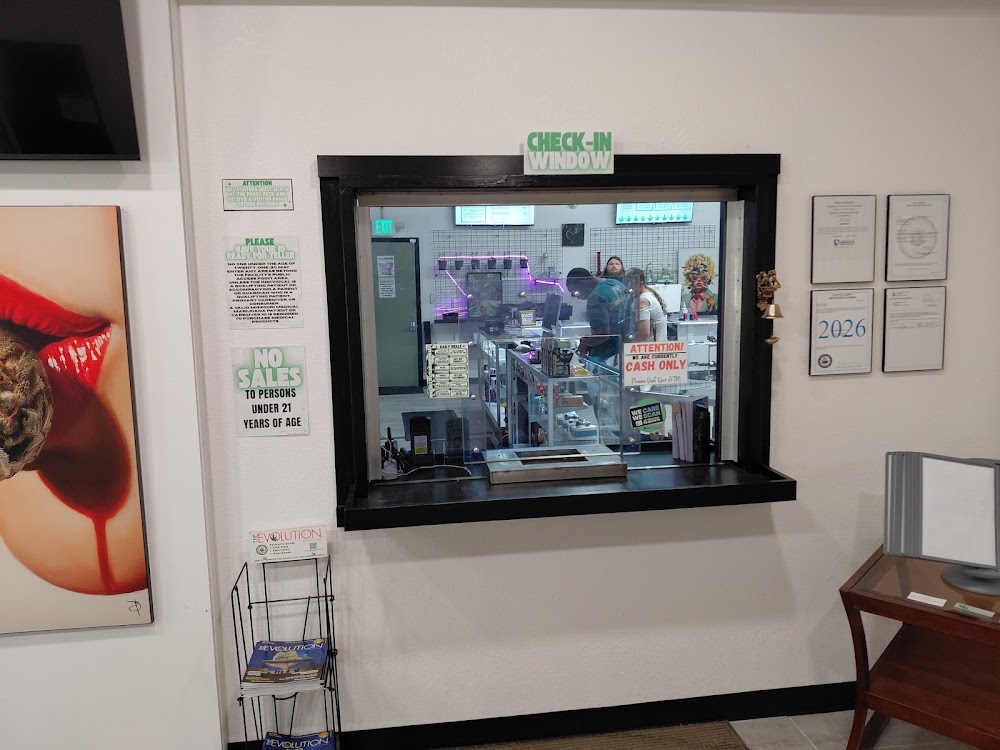 Rooster's Stateline Dispensary photo 5