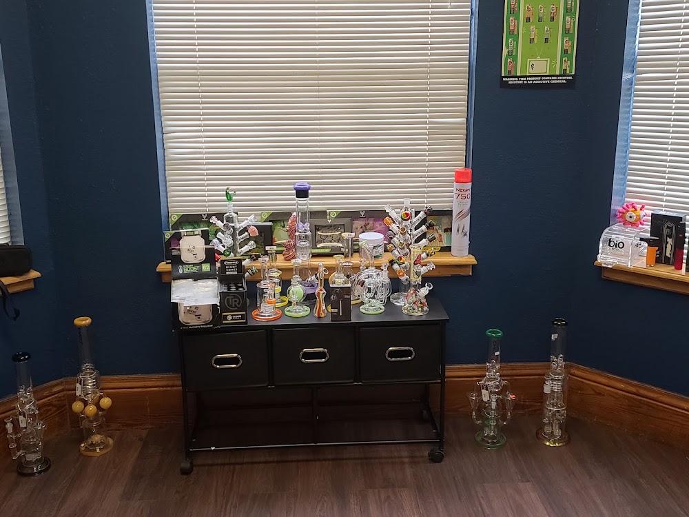Roots Dispensary photo 2