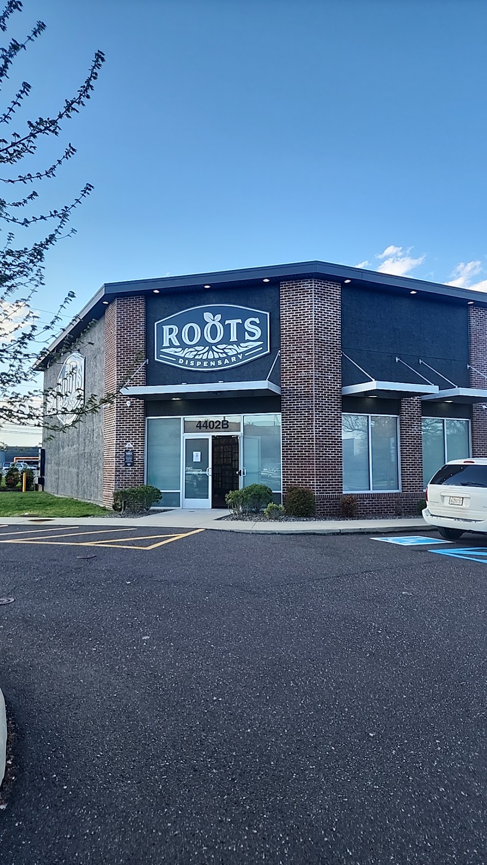 Roots Dispensary photo 7