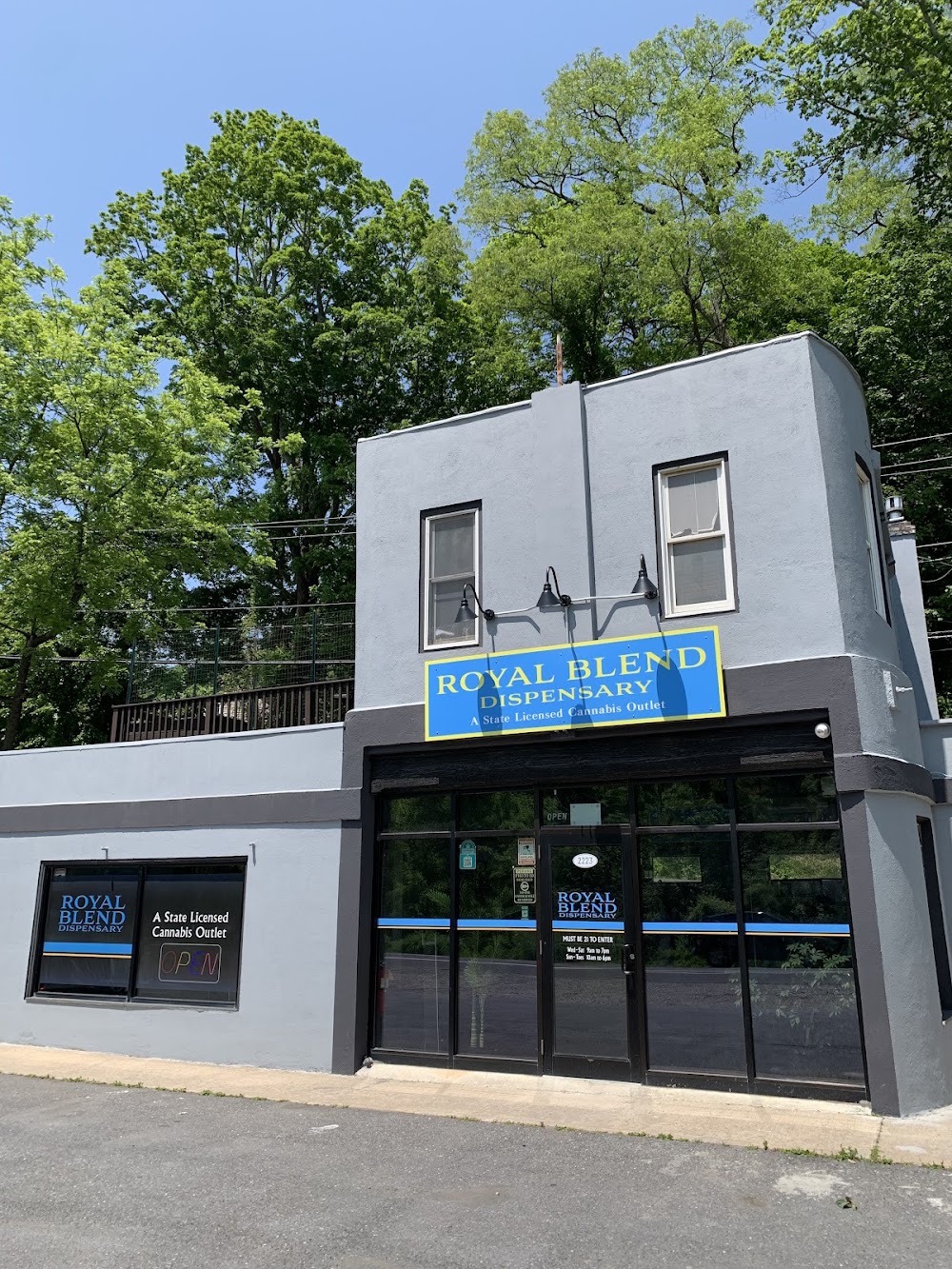 Royal Blend Dispensary photo 1