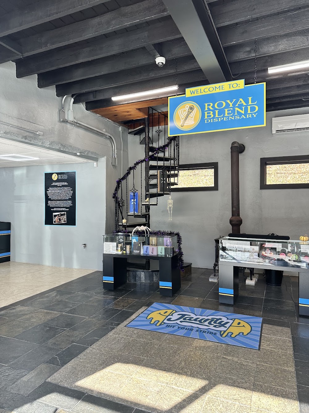 Royal Blend Dispensary photo 2