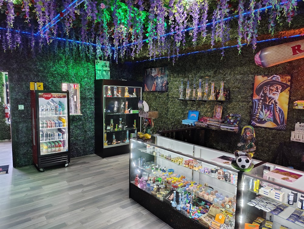Royal Tobacco Dc photo 5
