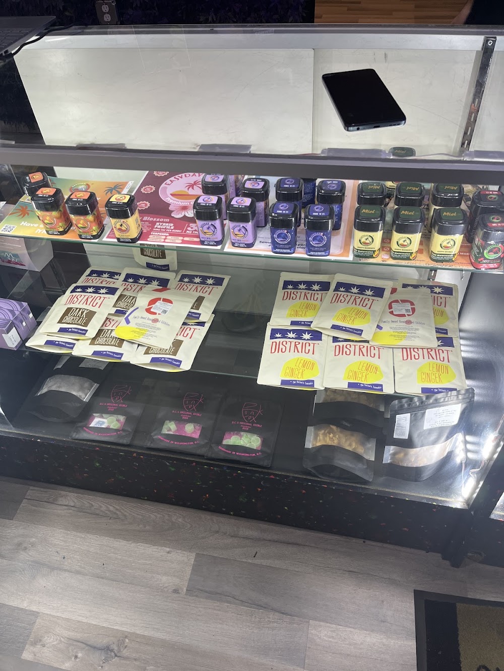 Royal Tobacco Dc photo 6