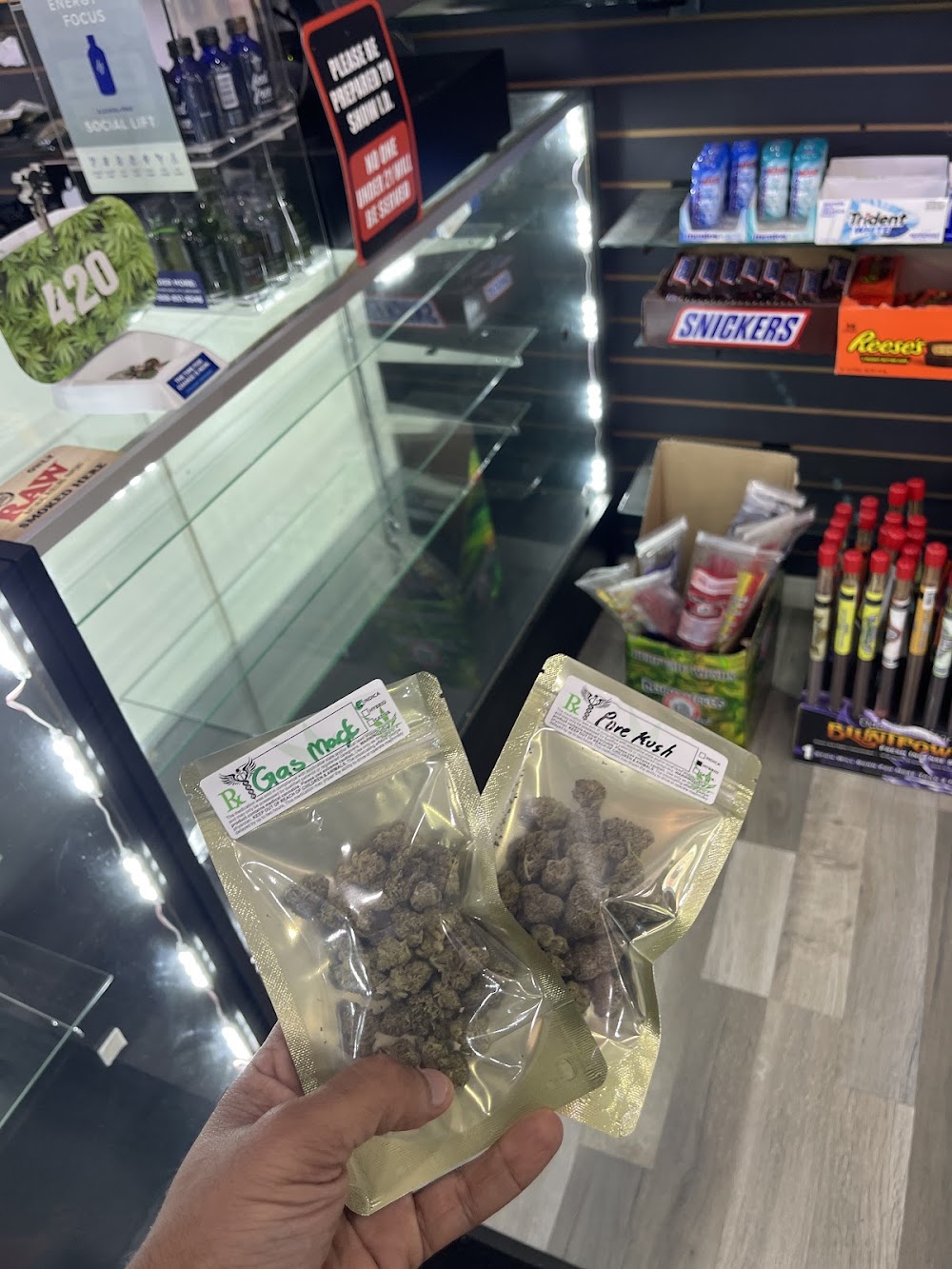 Royal Tobacco Dc photo 7