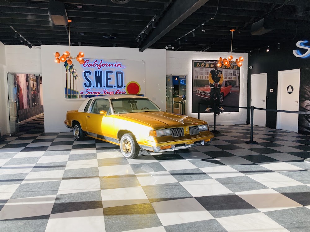 S.W.E.D. A Snoop Dogg Store photo 5
