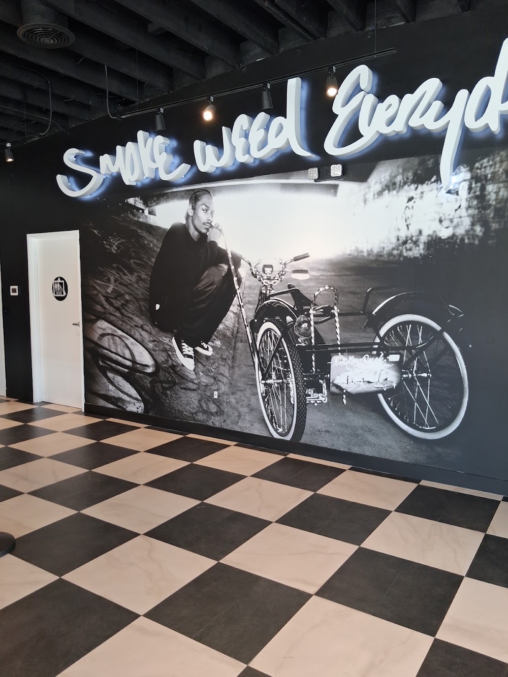 S.W.E.D. A Snoop Dogg Store photo 7