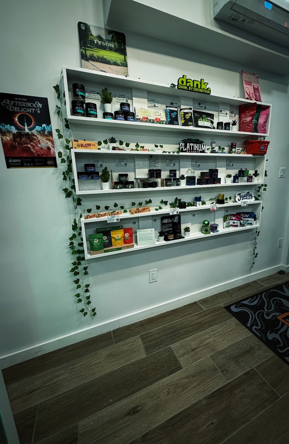 Seneca Cannabis photo 8