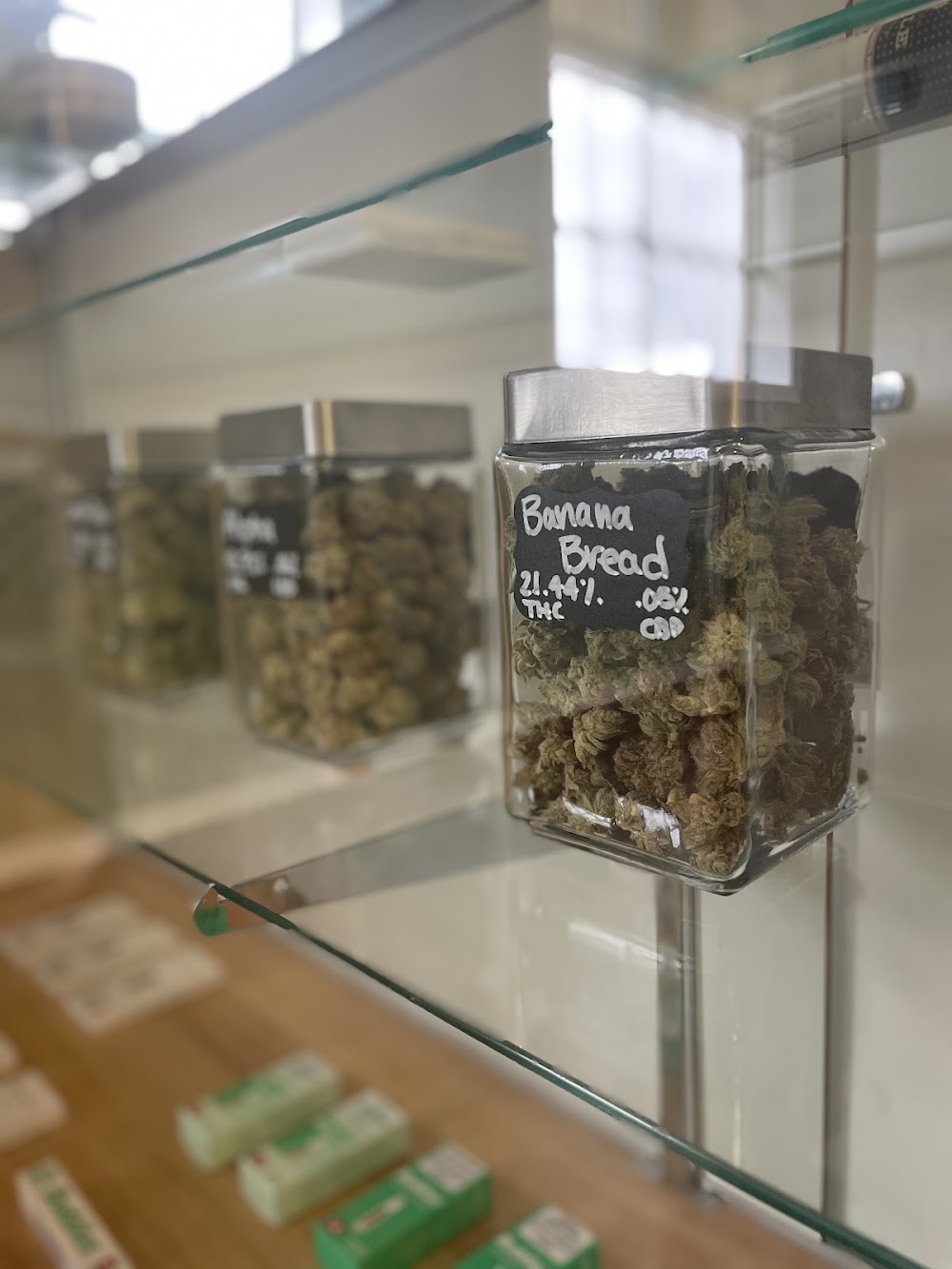 Shaman Cannabis - Columbia photo 3