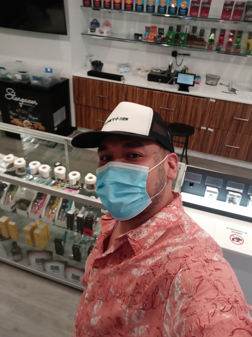Skunks Den Dispensary Tulsa By Okie Wonderland photo 3