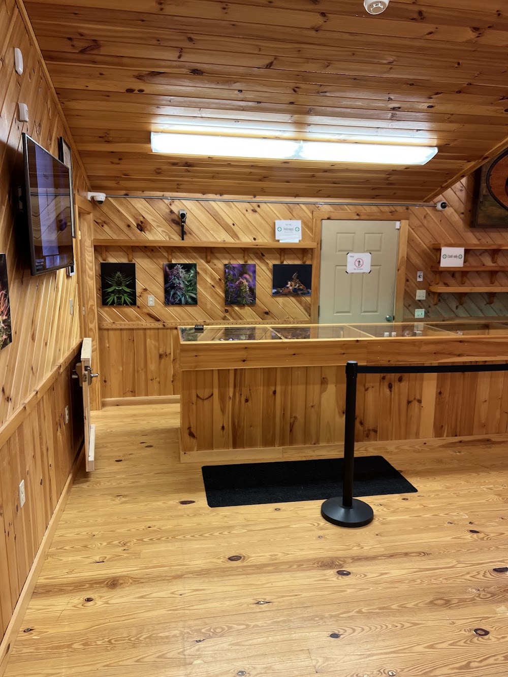 T.L.C's The Hideaway photo 8