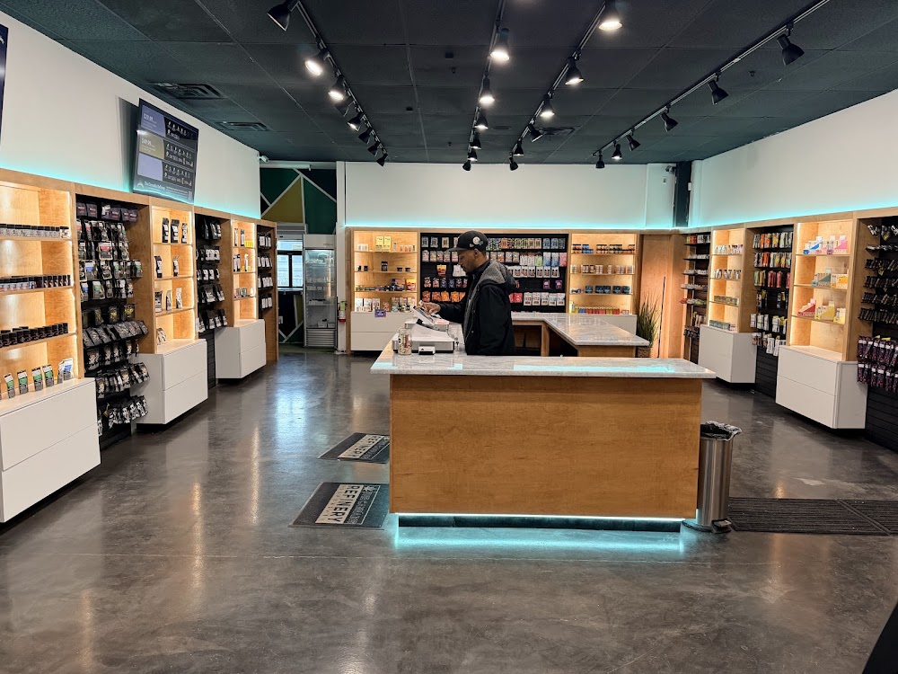 The Cannabis Refinery - Edmond 24/7 Drive Thru photo 2